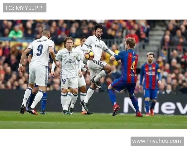 皇马与巴萨球迷激辩赛季表现谁能在经典对决中笑到最后