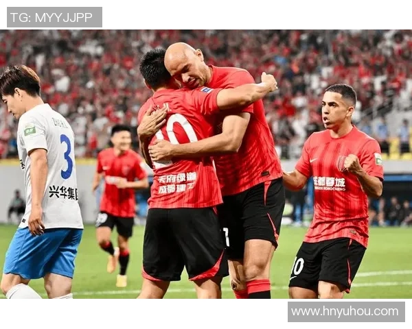 重庆当代与上海上港激战正酣谁将赢得这场中超焦点之战