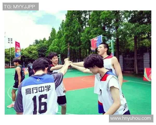 广州篮球队的灵活性揭秘：如何在赛场上展现卓越的战术与团队协作